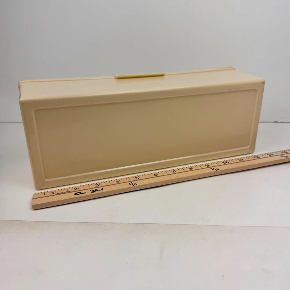Vtg Thermos Brand plastic picnic sandwich box w hinged lid tan color replacement